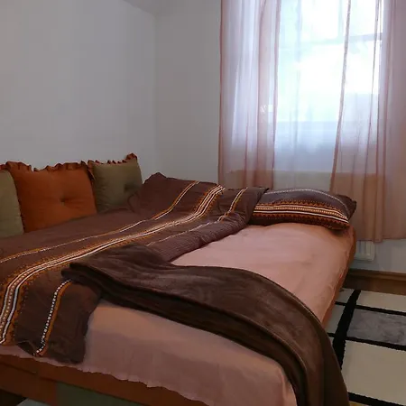 Σαλέ House Vlasic